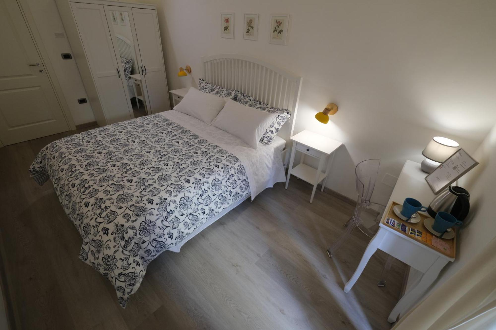 Il Poggiolo Fiorito Hotel Taranto Luaran gambar